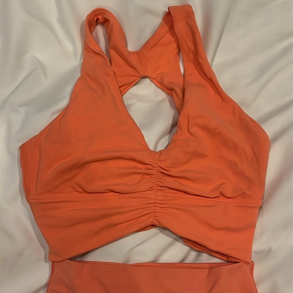 🍊aritzia tna workout set🍊 - Picture 3 of 5